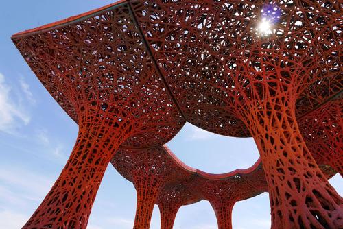 A close-up view of the intricate installation / Omar Garza
