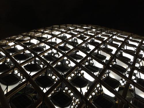 Solar power is harnessed to illuminate the pavilion at night / Snøhetta