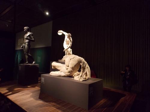 Viewers got a private tour of Defining beauty: the body in ancient Greek art / British Museum 