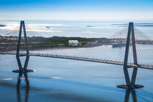 the museum sits near the iconic Ravenel Bridge / Safdie Architects 