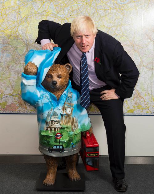 Boris Johnson with his ‘Bear of London’ – now situated outside The National Gallery / Press Office at London & Partners 