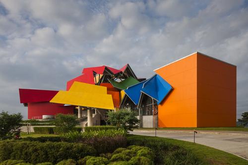 Gehry’s colourful creation is his museum first project in Latin America / Twitter - @ForbesLife 