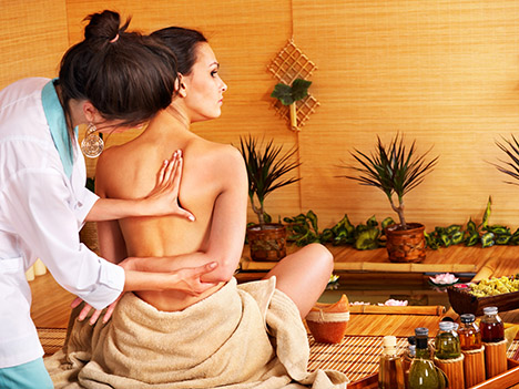 Therapist qualifications were the most important factor when choosing a spa / ©shutterstock_Poznyakov