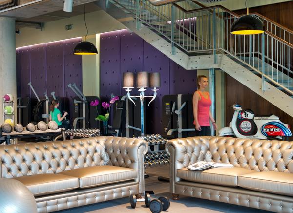 At Aspria Uhlenhorst in Hamburg, Germany, the club interiors mix sheer glamour with ‘aspirational home’ comfort