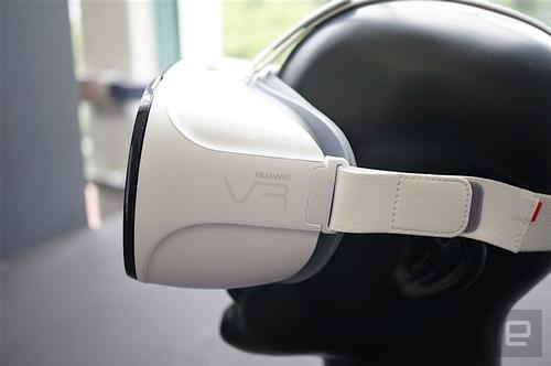 On launch the headset will have 4,000 videos and 40 games ready to play alongside hundreds of panoramic pictures and virtual tours of famous sites
