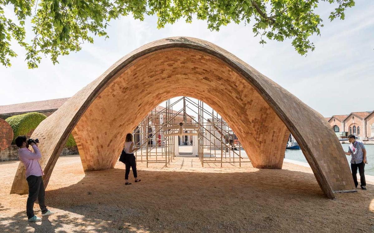 Norman Foster's droneport is now on show in Venice / Foster + Partners