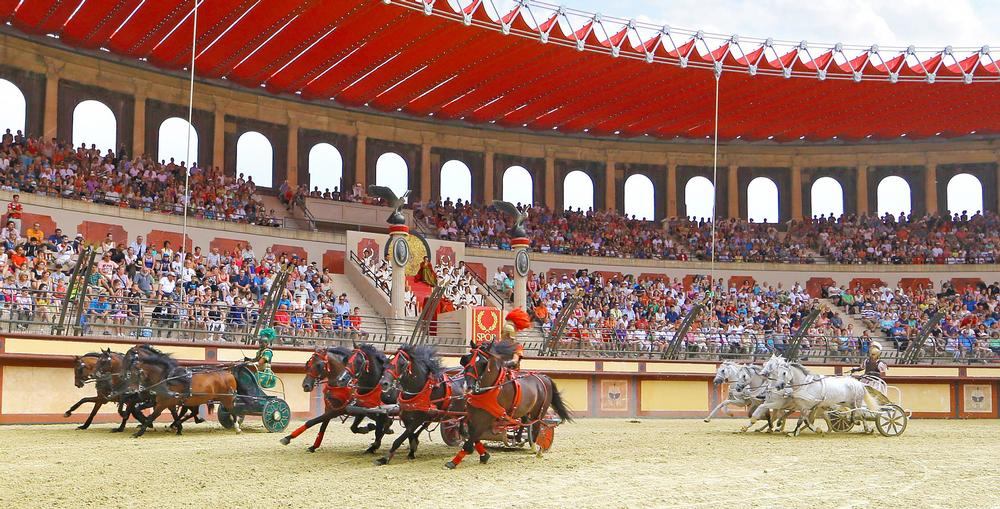 Puy du Fou features a Roman Centurion Show 