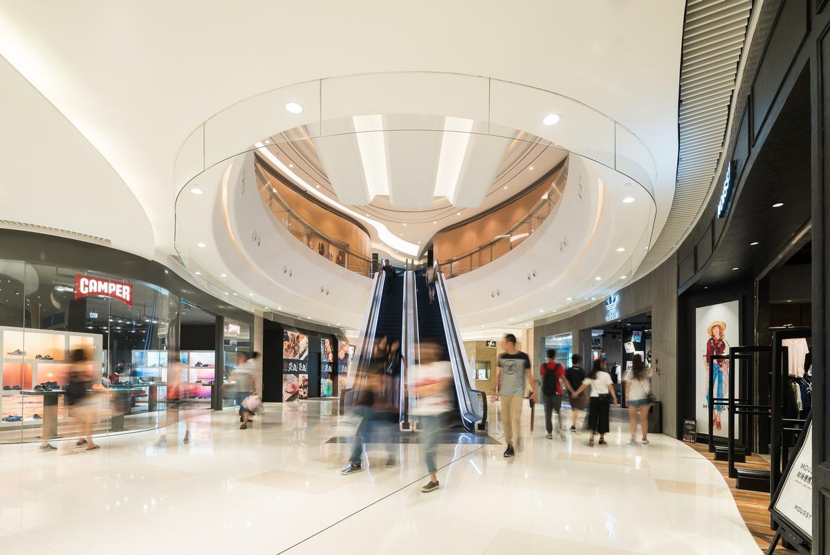 Large atriums fill the complex with natural light / Benoy