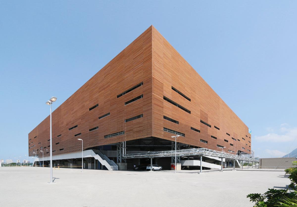The Rio Handball Arena is an example of what AndArchitects describe as 'nomadic architecture' / AndArchitects