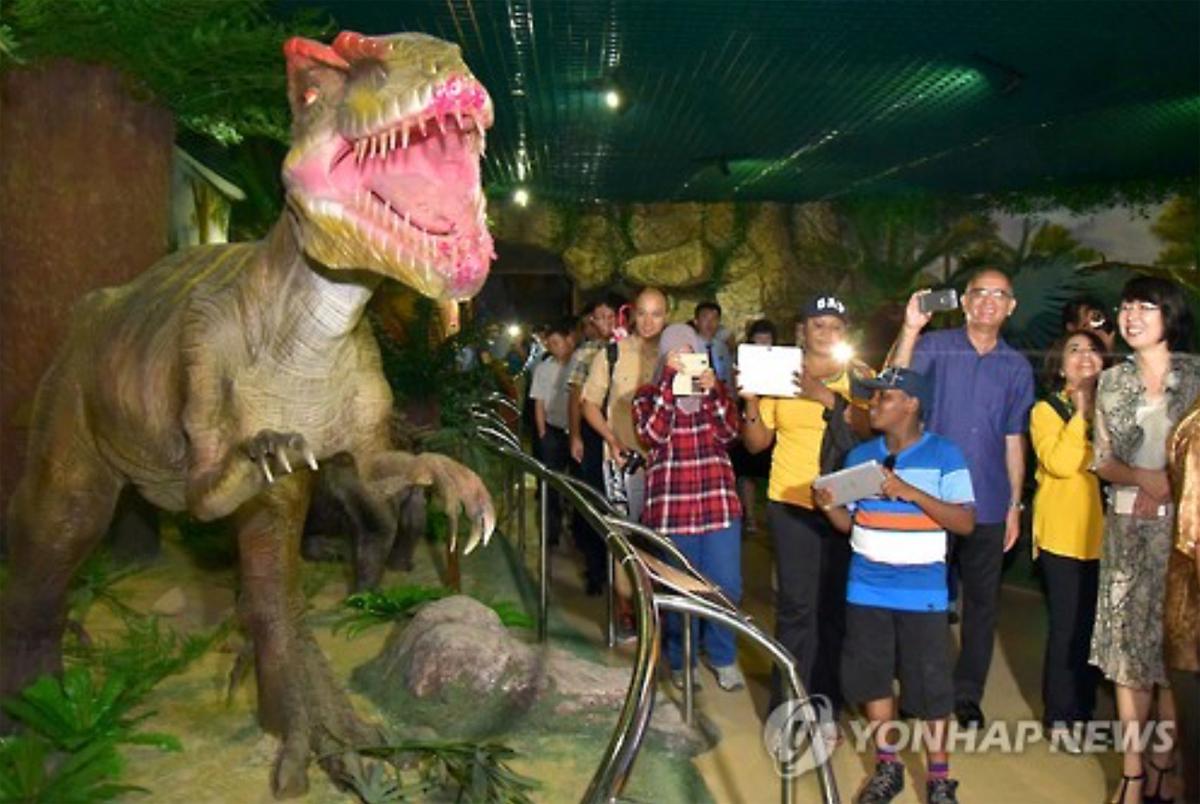 Exhibition halls in the new nature museum detail the Paleozoic to Cenozoic era / Yonhap News Exhibition halls in the new nature museum detail the Paleozoic to Cenozoic era / Yonhap News