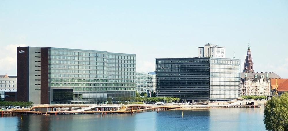The Kalvebod Bølge promenade opened in August 2013, providing space for a range of water activities including kayaking The Kalvebod Bølge promenade opened in August 2013, providing space for a range of water activities including kayaking