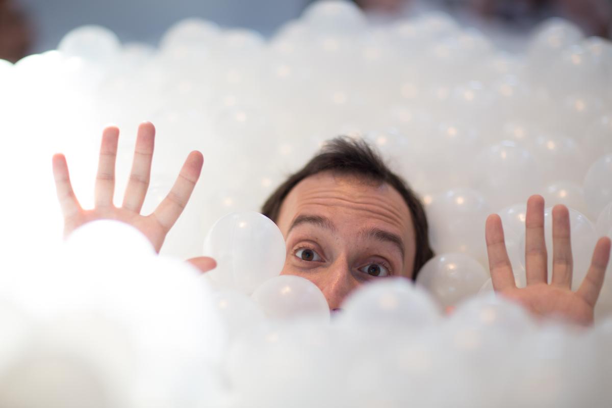 The installation in Sydney features 1.1 million plastic balls / Aimee Custis Photography The installation in Sydney features 1.1 million plastic balls / Aimee Custis Photography