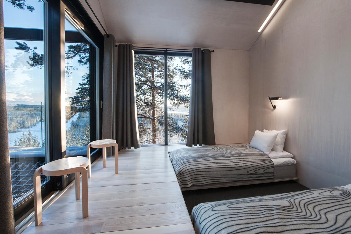 The guestrooms feature beds embedded in the floor / Johan Jansson