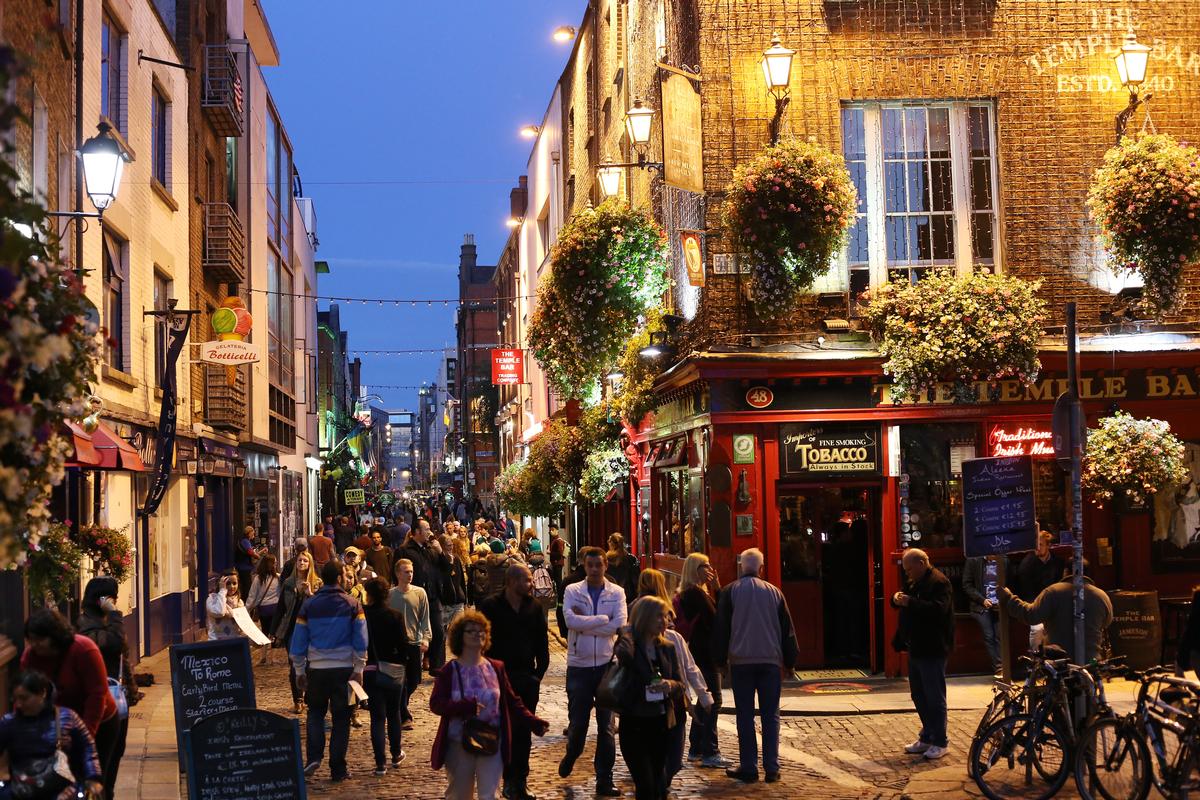 British people visiting Ireland account for around 40 per cent of all inbound flights / Tilman Ehrcke / Shutterstock, Inc. British people visiting Ireland account for around 40 per cent of all inbound flights / Tilman Ehrcke / Shutterstock, Inc.
