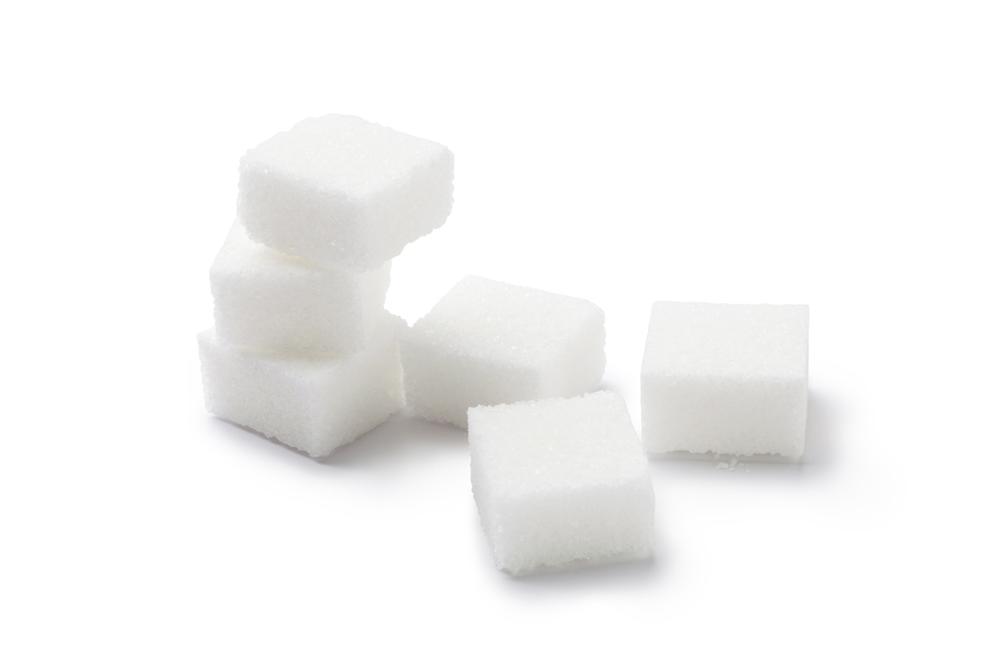 unhealthy level of hidden sugar / © shutterstock/koosen