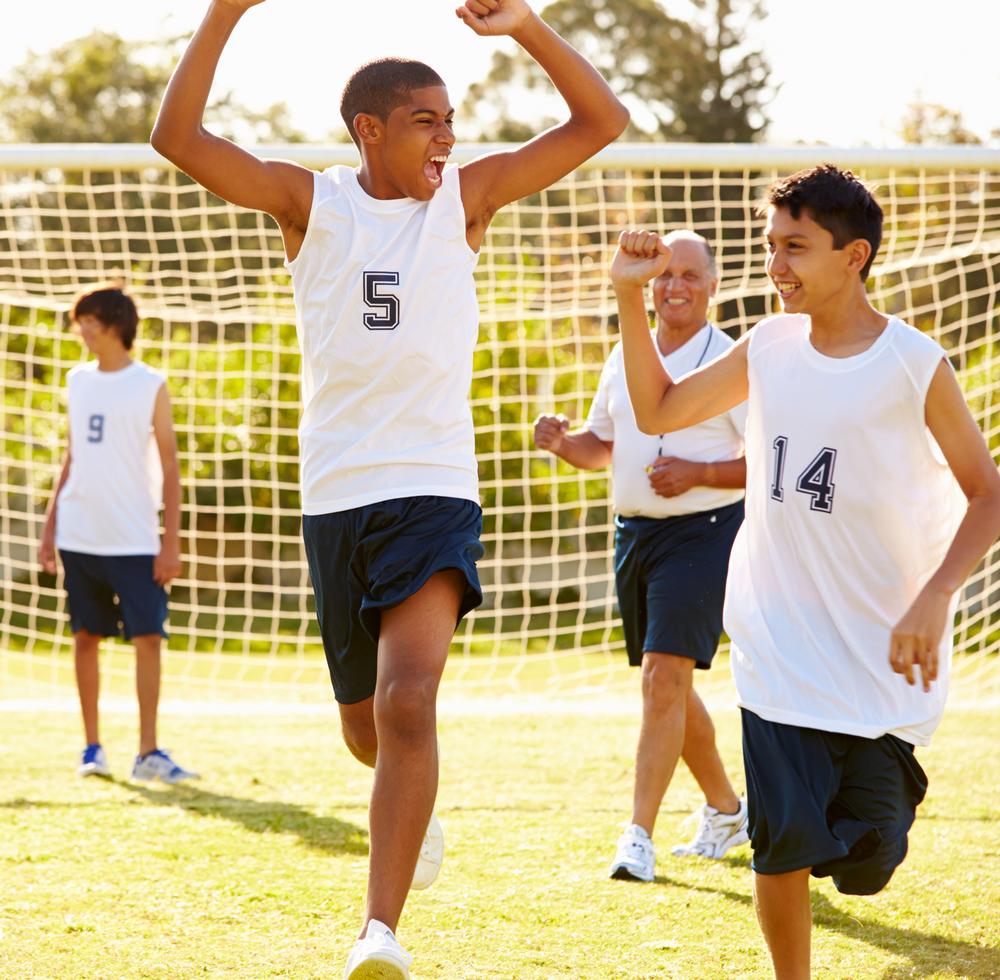 Sport can alleviate the feeling of isolation and anxiety among young people who are forced to move to another country / Monkey Business Images/shutterstock.com