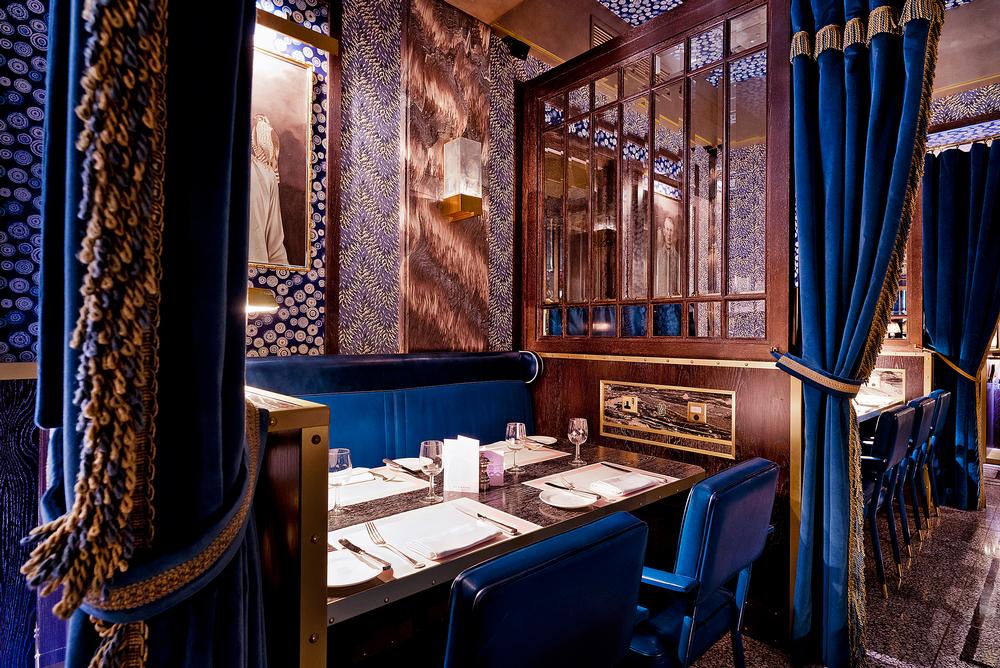 Brasserie Bob Bob Ricard features a Blue Dining Room inspired 
by the Orient Express