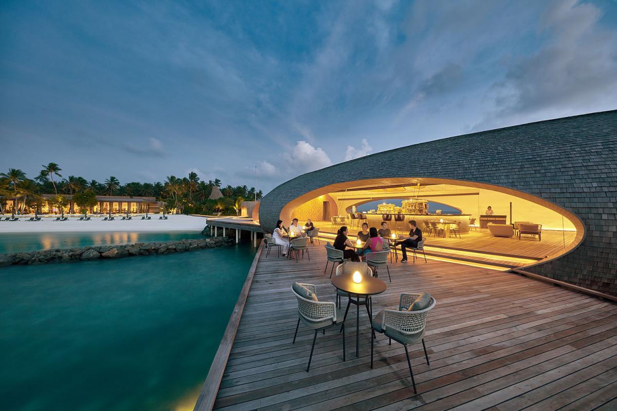 WOW Architects and Warner Wong Design's The Whale Bar in the Maldives / INSIDE