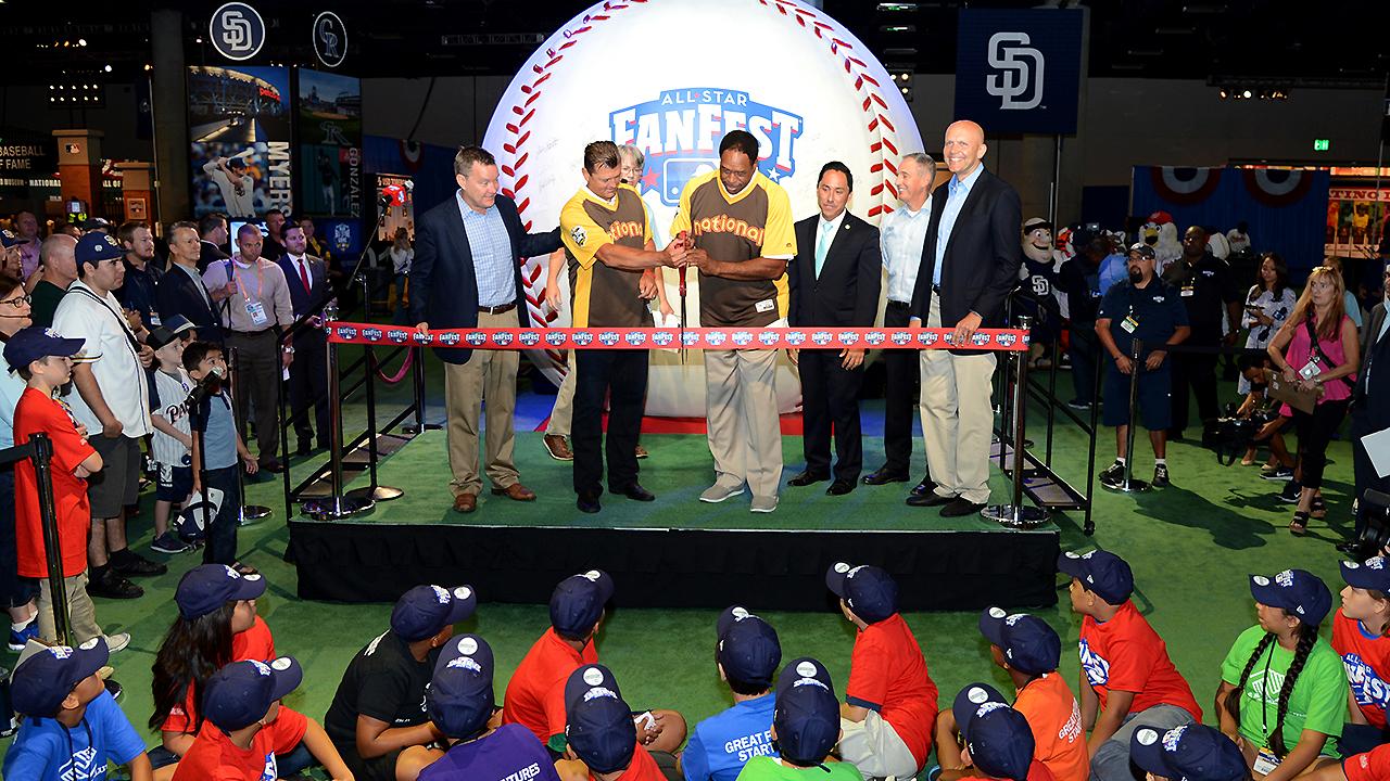 Freeman worked with BaAM on several events such as the MLB FanFest in San Diego
/ MLB Freeman worked with BaAM on several events such as the MLB FanFest in San Diego
/ MLB