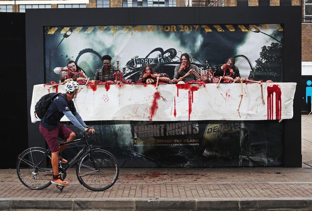 Thorpe Park Resort unveiled a gory living billboard to make the announcement / Thorpe Park