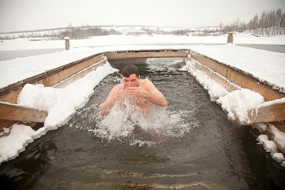 Freezing cold water is a stark contrast to the 80?C sauna Fox Lodge 