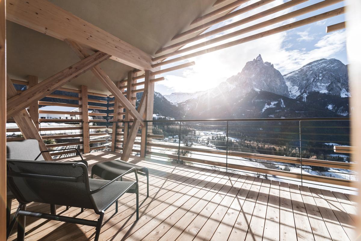 The architects were commissioned by the owners to design two new guest buildings offering views from every point of the nearby Schlern mountain / noa*