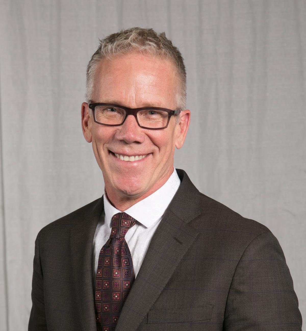 Michael Bruggeman, CEO of skincare brand Organic Male, received the Dedicated Contributor Award / OM4 Michael Bruggeman, CEO of skincare brand Organic Male, received the Dedicated Contributor Award / OM4