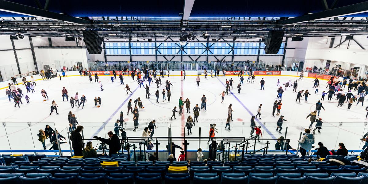 Crowds flocked to the new ice rink to enjoy ice skating in the town for the first time in five years / Everyone Active