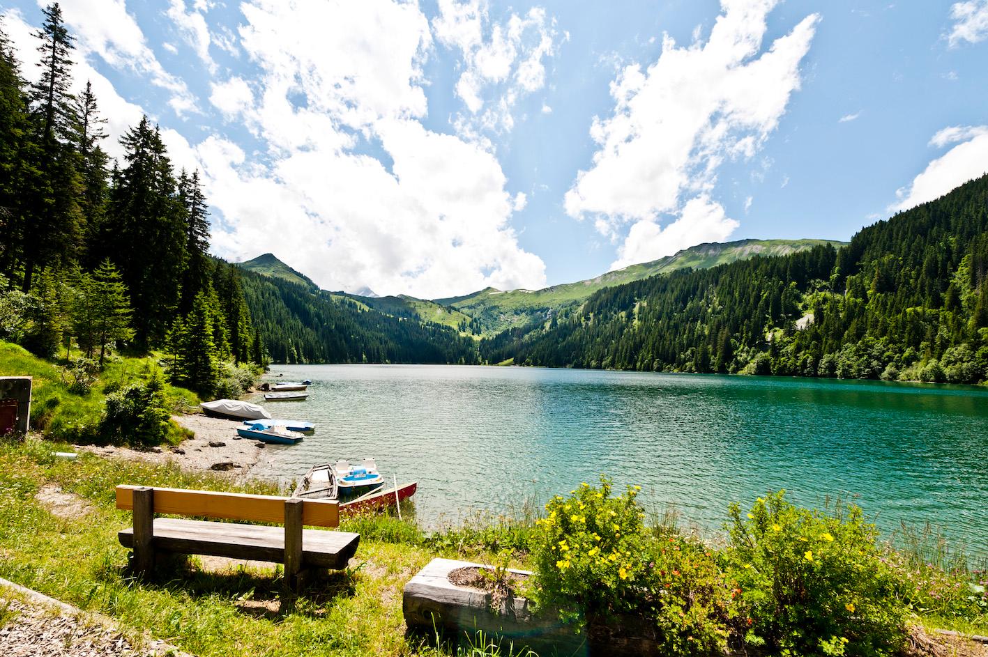 The programme kicks off with a wild swimming session in one of Gstaad’s picturesque mountain lakes / 