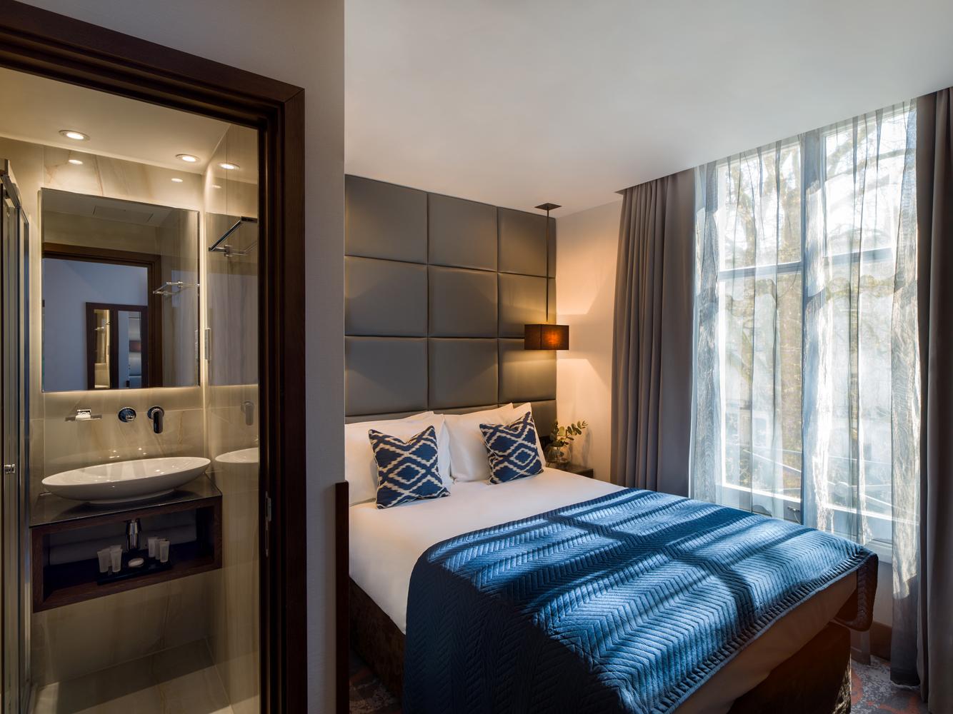 The Chilworth is set inside a refurbished Georgian townhouse near Paddington station and Hyde Park / 