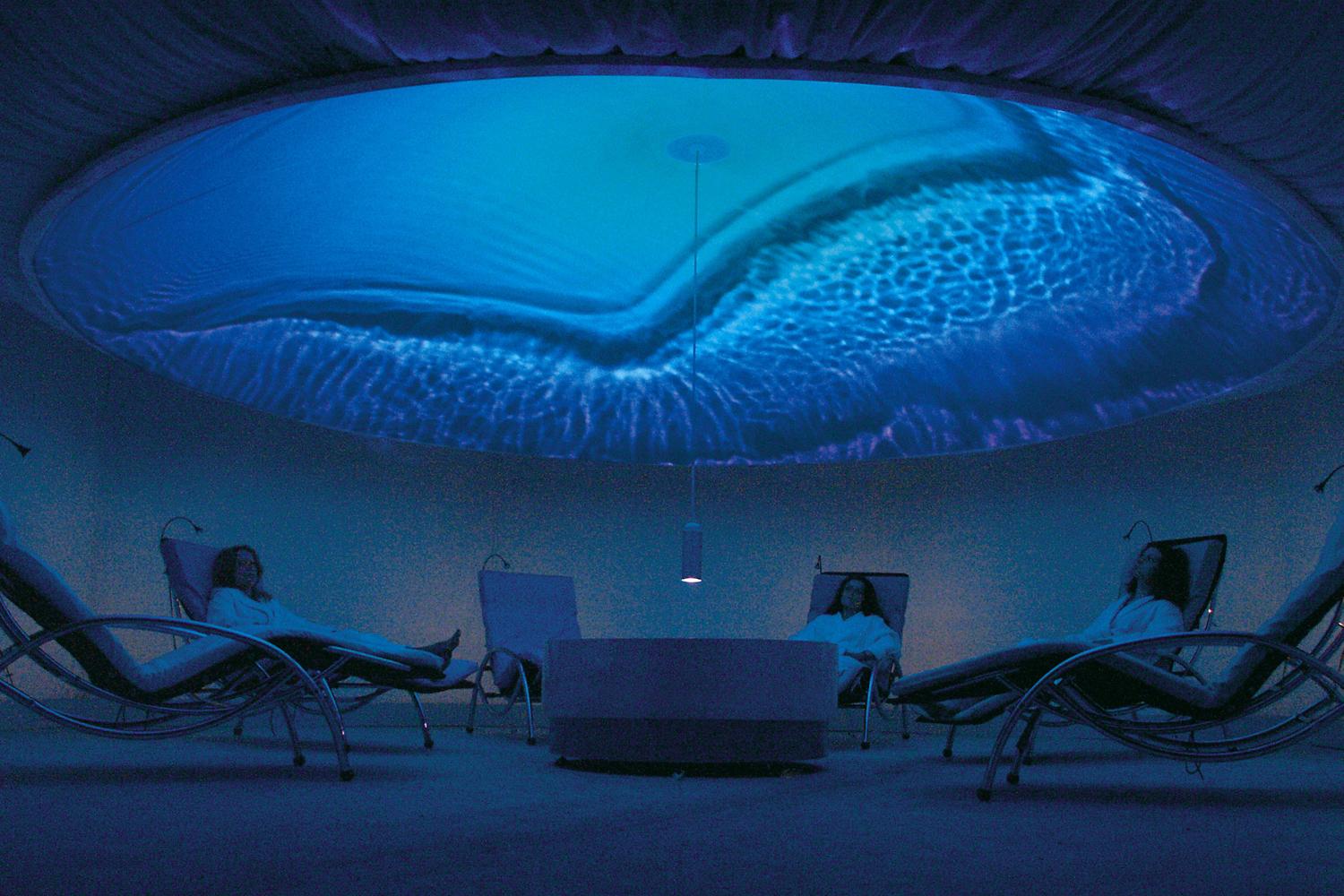 The Wave Dream Multicolour is a visual relaxation experience designed for relaxation areas in spas / 