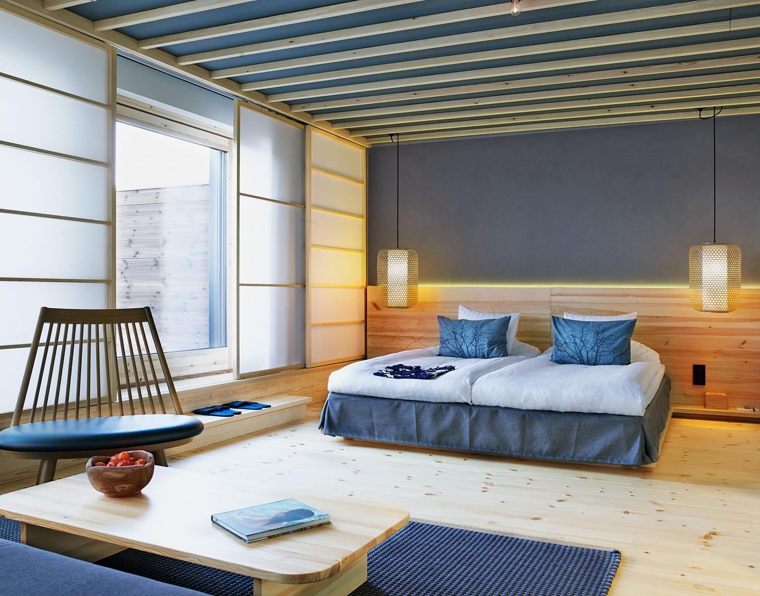 The tranquil styling continues into the bedrooms and public spaces.
The tranquil styling continues into the bedrooms and public spaces.