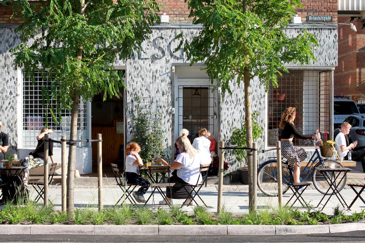 Tredje Natur has installed the pilot system of its Climate Tile system in the Nørrebro area of Copenhagen / 