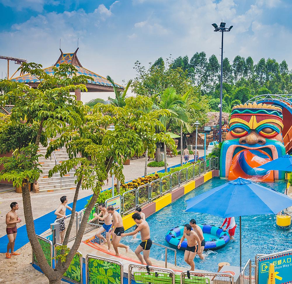 Chimelong top attended attraction / photo: ©shutterstock/GuoZhongHua