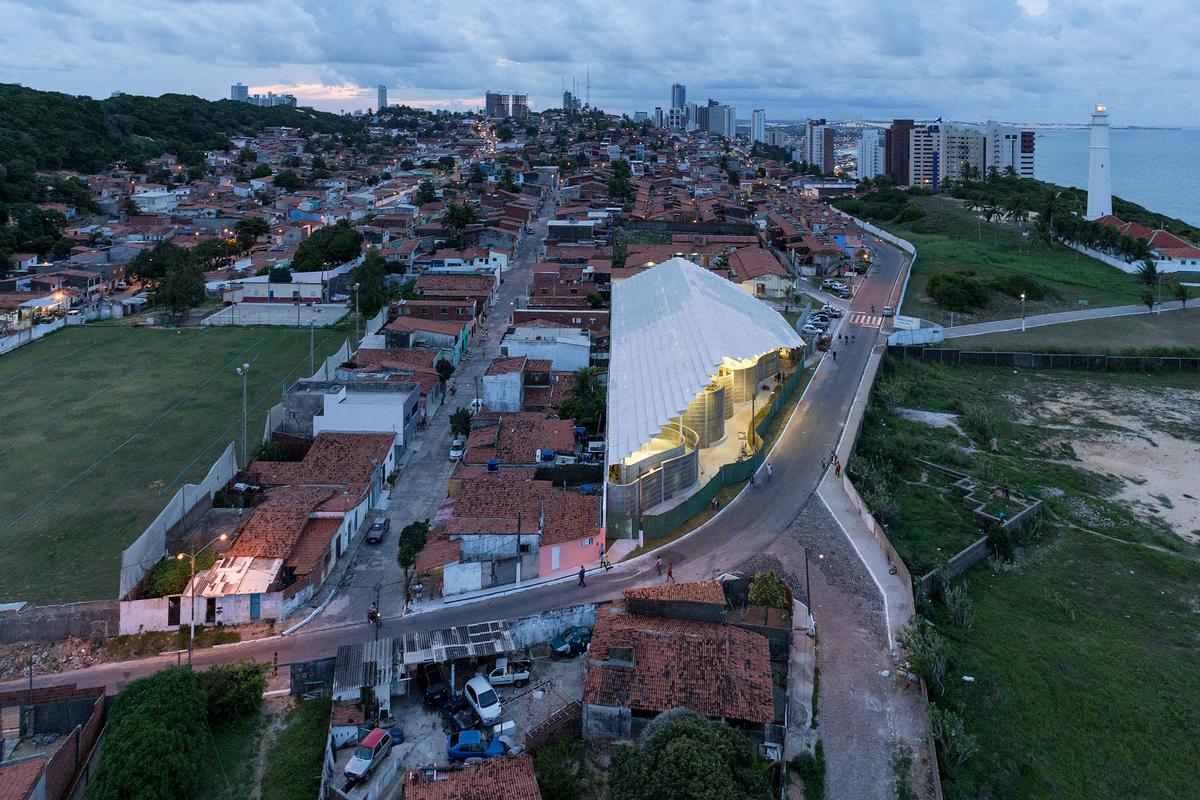 Arena do Morro by Herzog and de Meuron / Iwan Baan