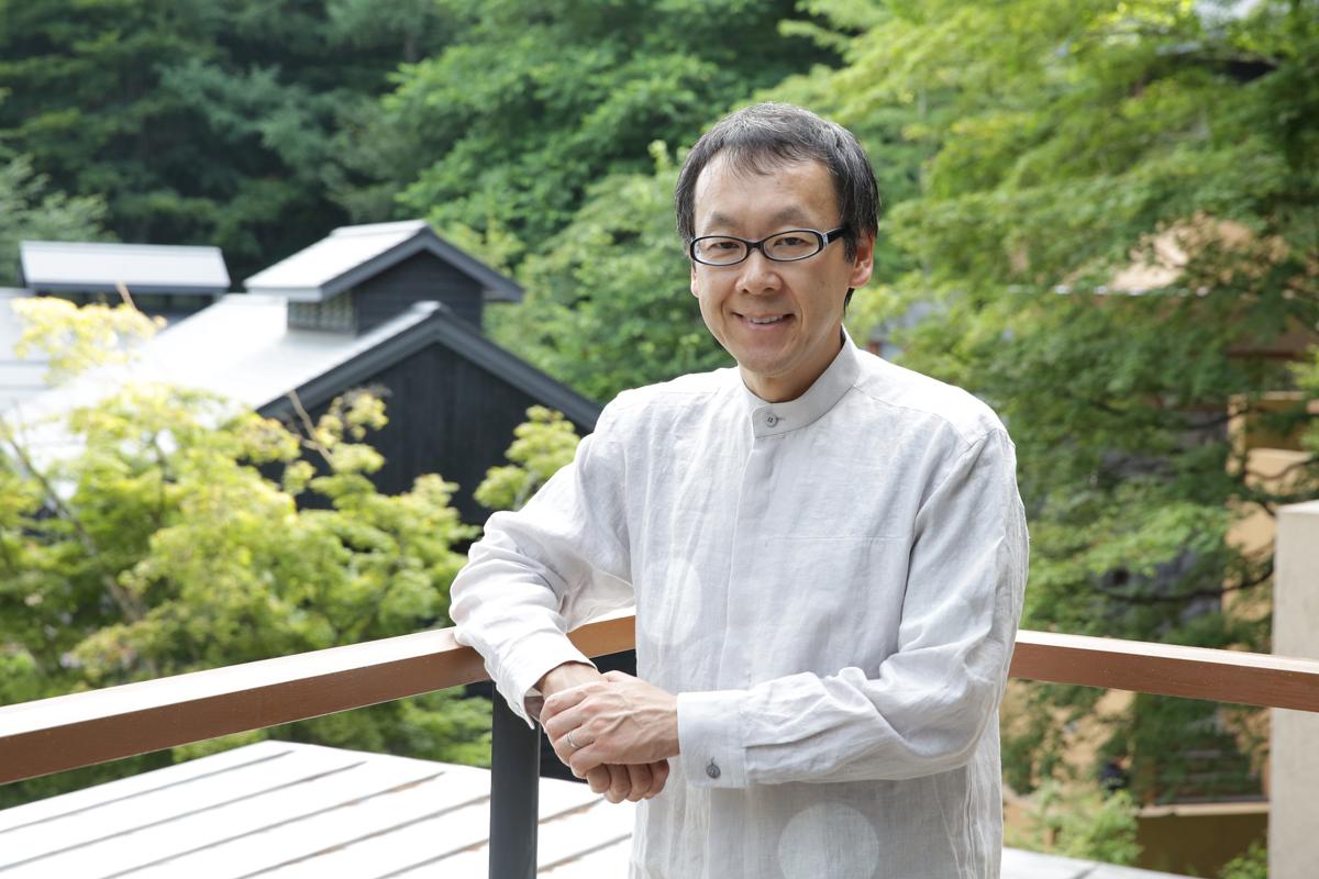 Yoshiharu Hoshino is the fourth-generation president of the Hoshino Resort Company / 