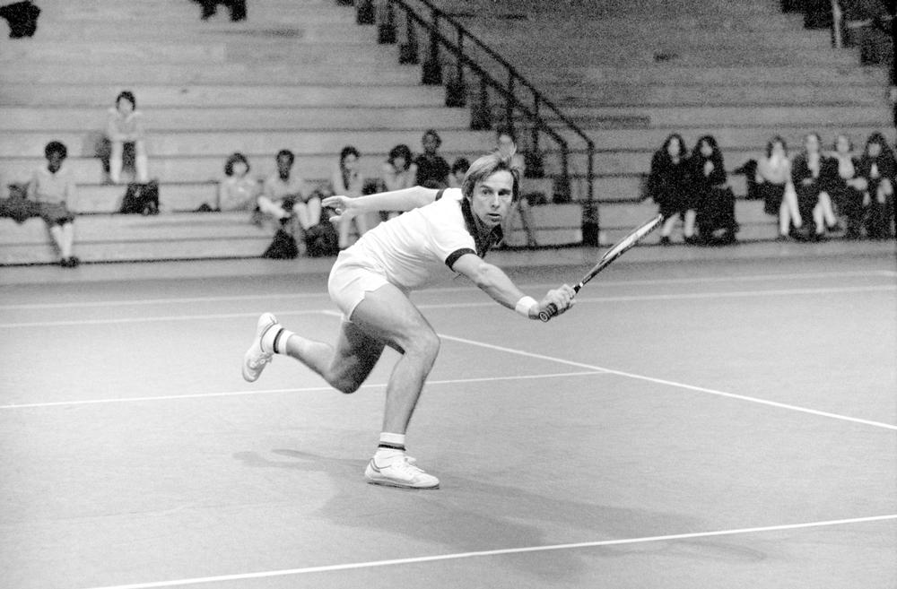 David Lloyd playing at the 
Dewar Cup in London in November 1976 / PA S&G/S&G_Barratts/EMPICS Sport