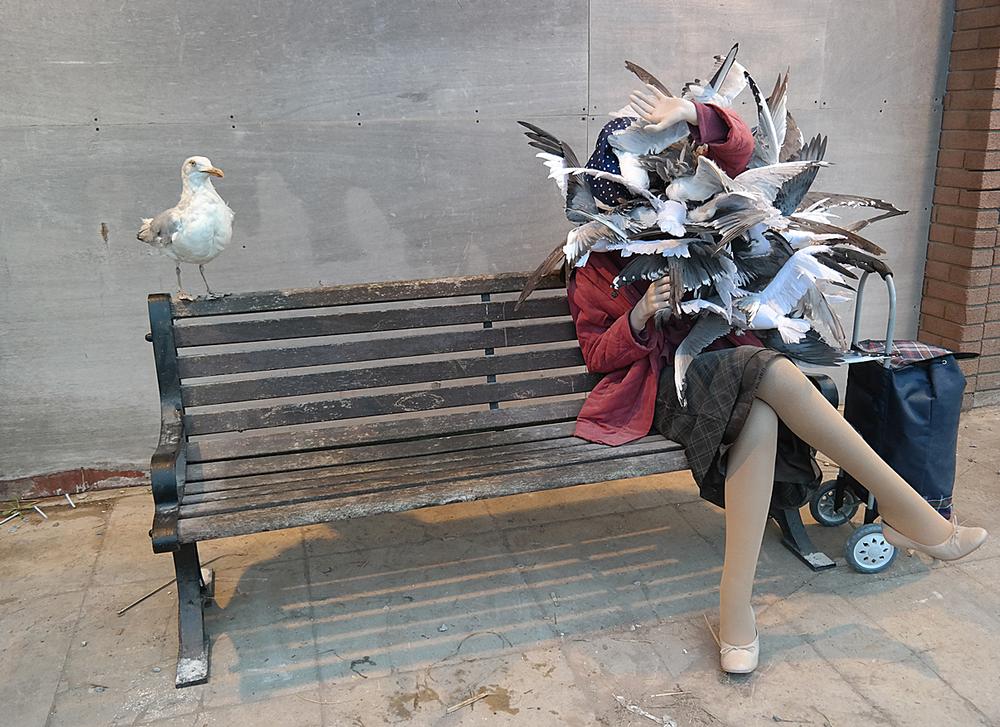 A piece by Banksy shows seagulls attacking a woman / FLICKR/BBC_FANGIRL