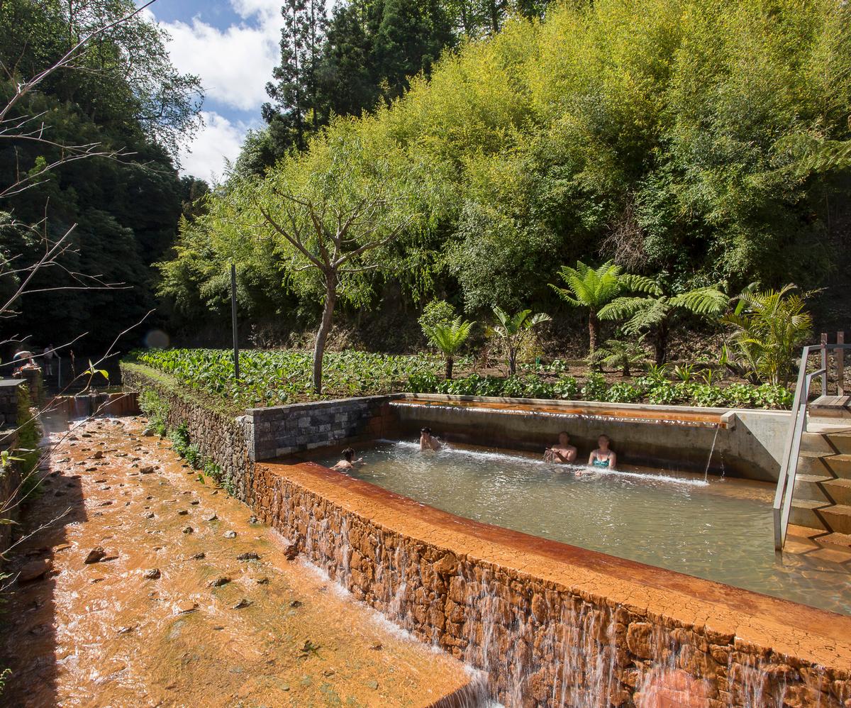 M-Arquitectos added two pools to the popular thermal bathing spot Poca da Dona Beija / M-Arquitectos M-Arquitectos added two pools to the popular thermal bathing spot Poca da Dona Beija / M-Arquitectos