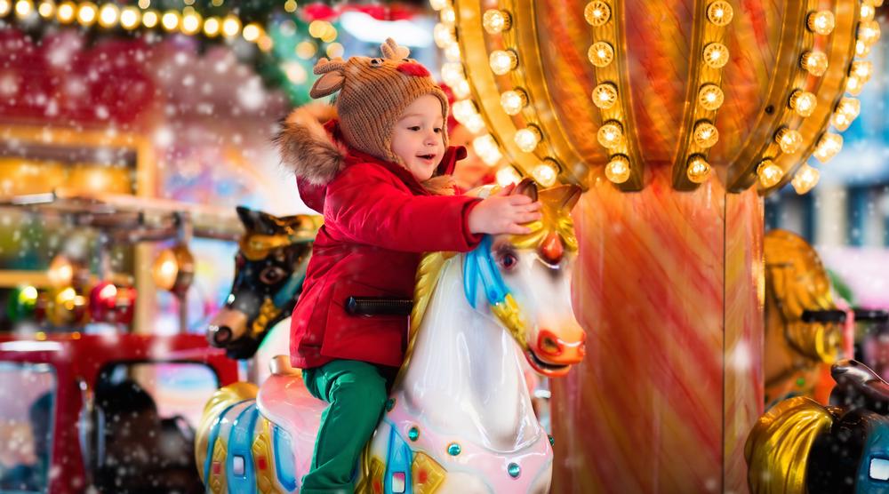 Attractions and rides allow park visitors to take part in a fantasy, but they must know how to act safely within that illusory situation / photo: shutterstock/famveld
