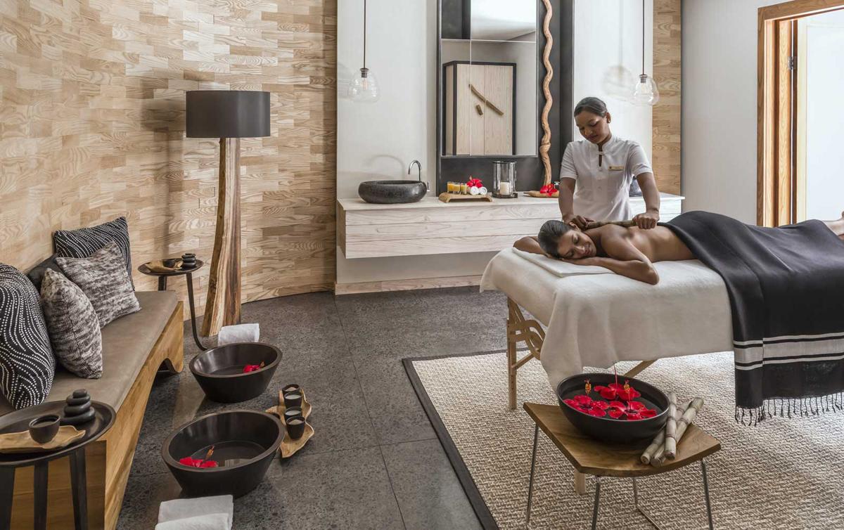Previously a Givenchy Spa, the new Shangri-La branded spa offers ayurvedic treatments / Shangri-La Le Touessrok Resort & Spa