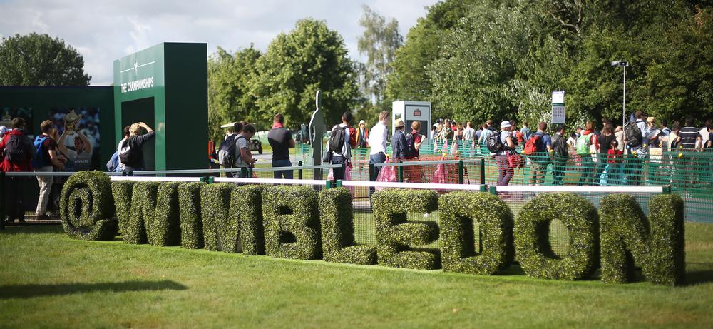 Wimbledon innovation: fans could pose and tweet alongside the @wimbledon sign
