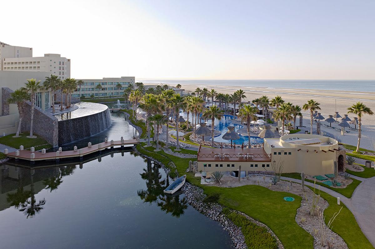Bordered by the Sea of Cortez – a tidal estuary and an inlet to the south – The Grand Mayan Puerto Penasco offers a number of leisure facilities / Grupo Vidanta Bordered by the Sea of Cortez – a tidal estuary and an inlet to the south – The Grand Mayan Puerto Penasco offers a number of leisure facilities / Grupo Vidanta