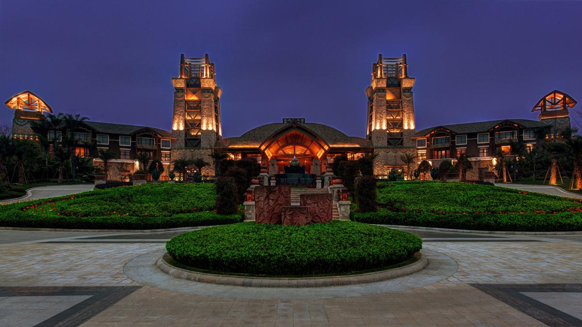 This is the third Anantara Resort & Spa in China / Anantara