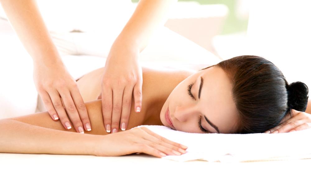 Resort/hotel spas are more likely to pay their staff more, add gratuity to compensation and employ full-time members of staff / PHOTO © shutterstock/puhhha Resort/hotel spas are more likely to pay their staff more, add gratuity to compensation and employ full-time members of staff / PHOTO © shutterstock/puhhha
