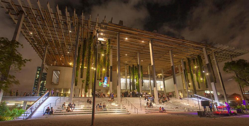 Sitting on Miami’s hazard-prone shoreline, Pérez Art Museum boasts a hurricane-resistant platform 