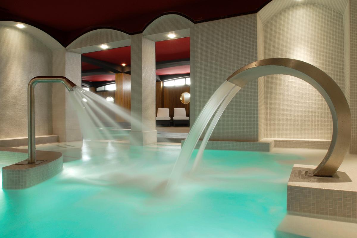 The U Spa Barrière features a pool with an aqua trail of waterfalls and jets / Shiseido