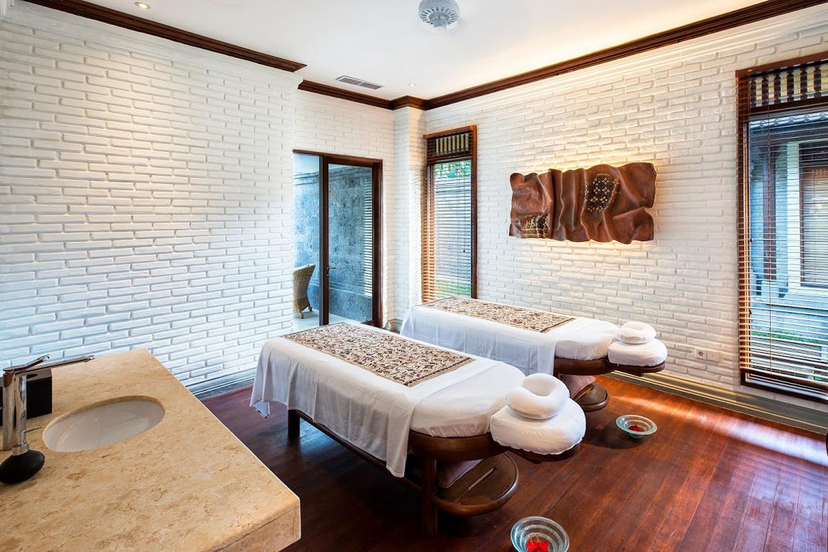 Each of the pool spa villas at the Ubud resort include private treatment facilities / GHM