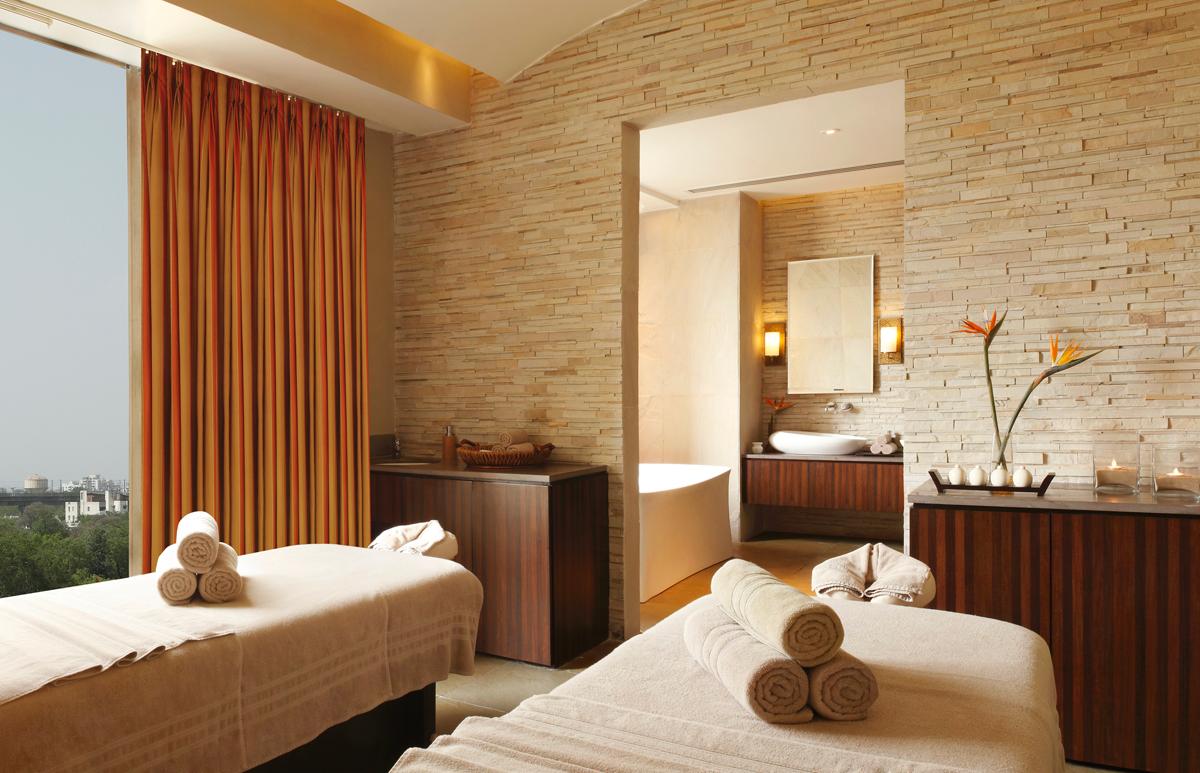 The treatment menu features massages from an array of cultures, including Indian Ayurvedic therapies, Vietnamese principles and Thai techniques / Hilton Jaipur / EW