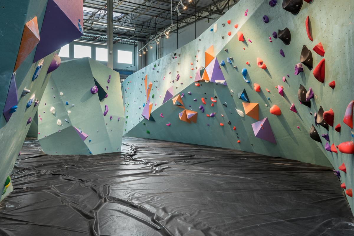 The facility is the largest gym in the US and the largest bouldering gym in the world / Austin Bouldering Project
